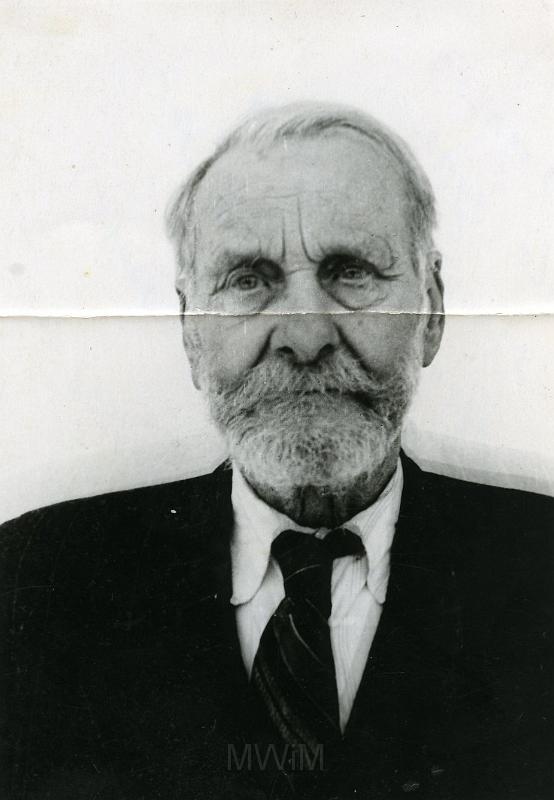 KKE 2074.jpg - Fot. Portret. Aleksander Żakiewicz - dziadek Łucji Jaczewskiej (z domu Żakiewicz), Krzywicze, 1957 r.